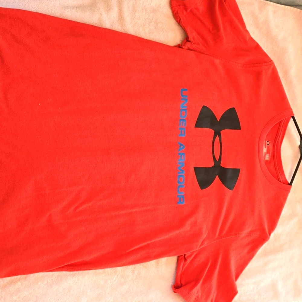 Under Armour Tshirt size large.